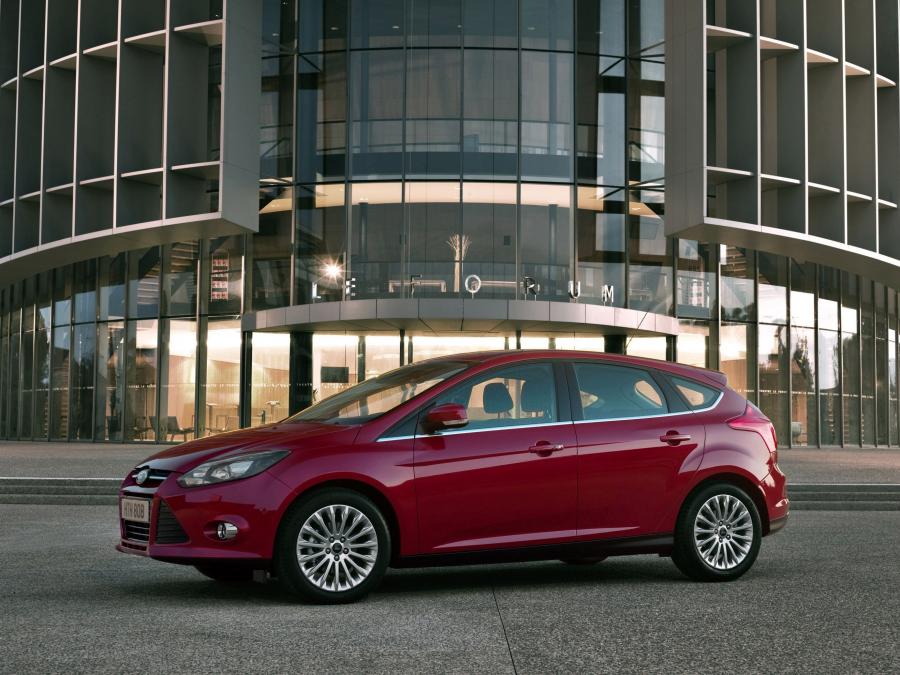  Ford Focus Hatchback 2010 года  (фото 35 из 52)